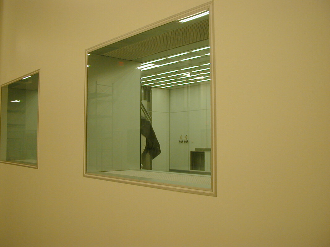 cleanroom windows by neslo manufacturing
