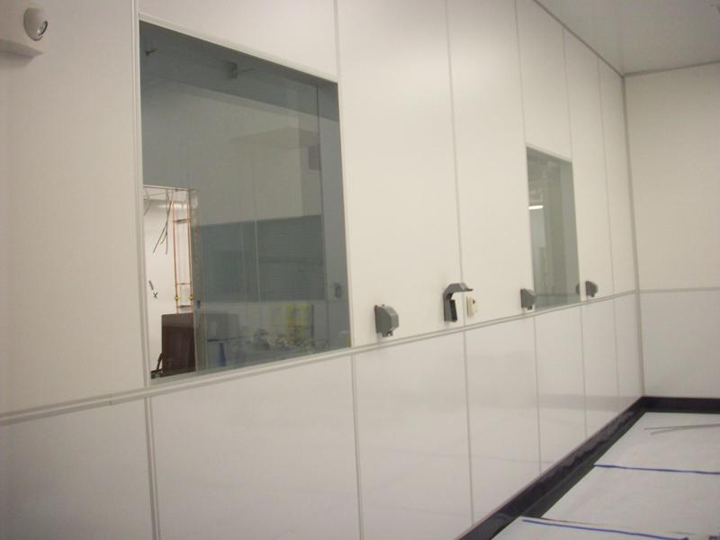 Neslo Manufacturing Cleanroom Window